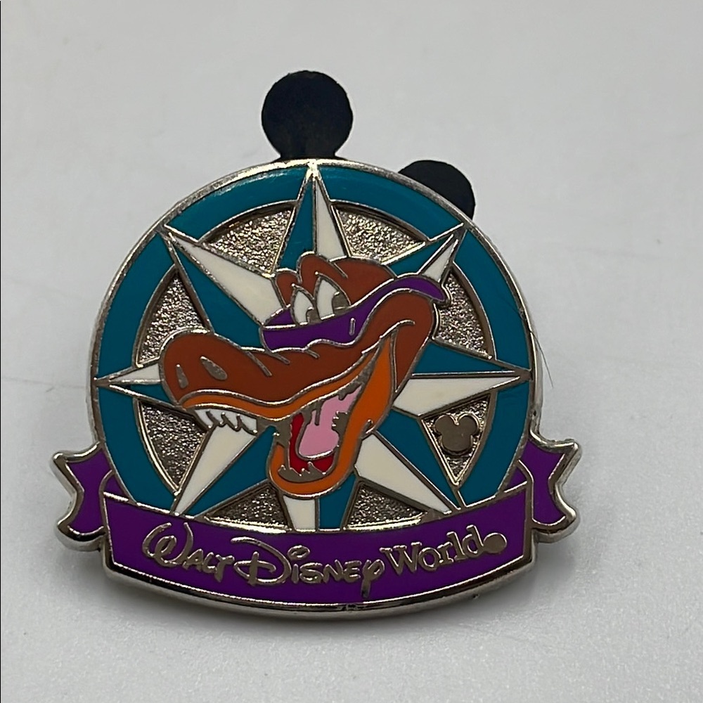 Disney Typhoon Lagoon Pin 5 of 5 2012 Disney parks